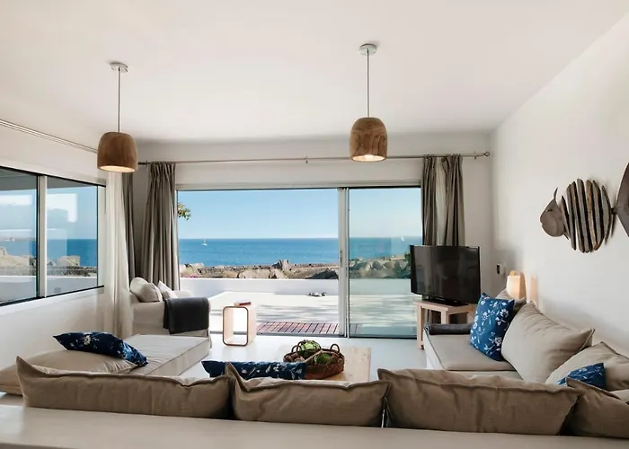 Lucia, En Primera Linea De Mar - Lanzarote Villa *