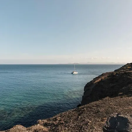Lucía, En Primera Línea De Mar - Lanzarote Villa *