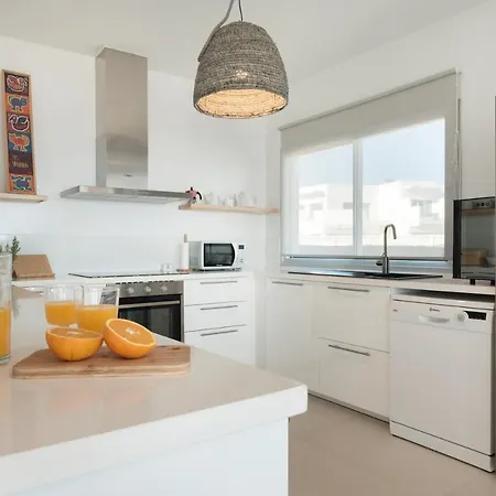 Lucía, En Primera Línea De Mar - Lanzarote Villa